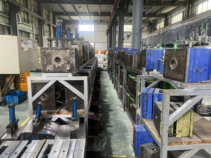 Injection molding at Cenfan workshop